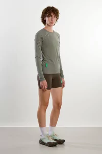 Aloe Vera Long-Sleeve Ultralight Fitted Tee – Oyster | Centre Commercial